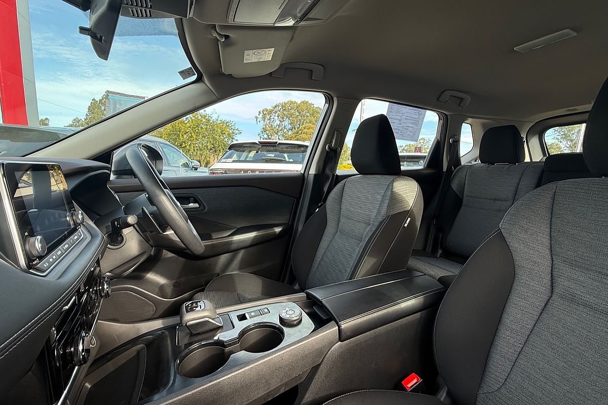 2024 Nissan X-TRAIL ST T33