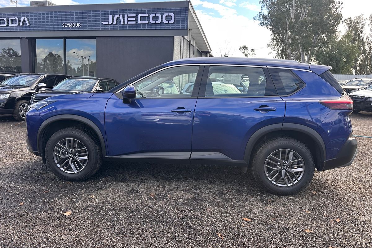 2024 Nissan X-TRAIL ST T33