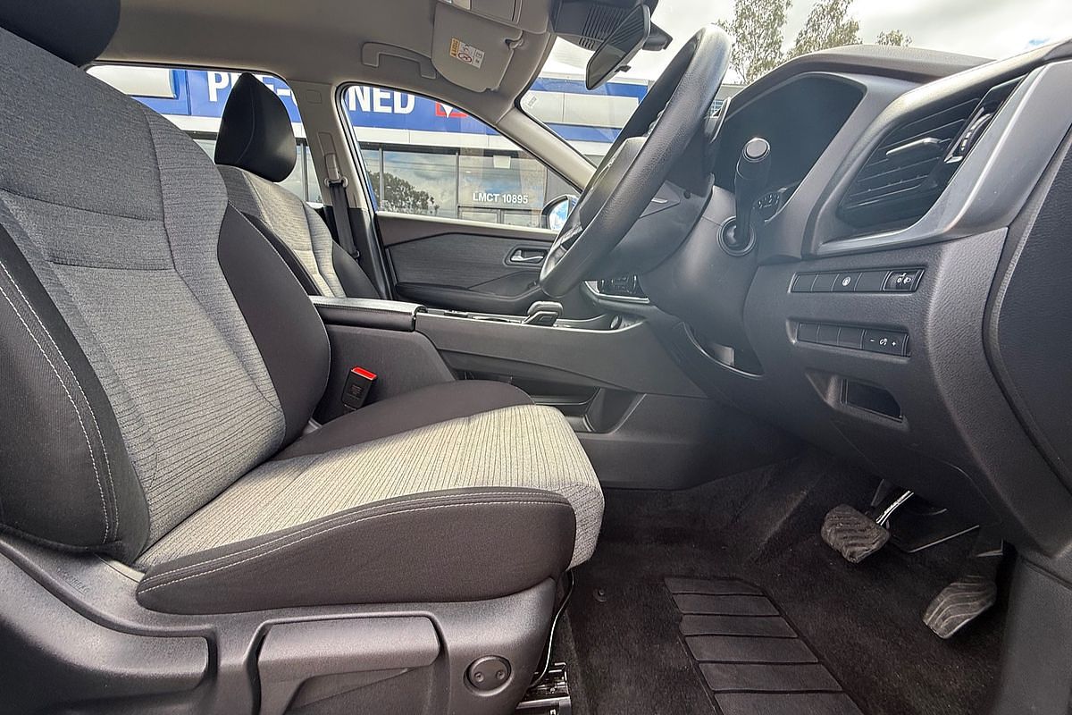 2024 Nissan X-TRAIL ST T33