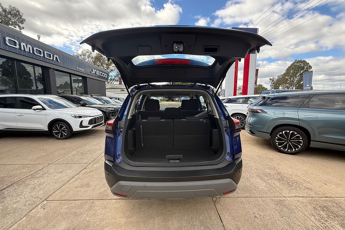 2024 Nissan X-TRAIL ST T33