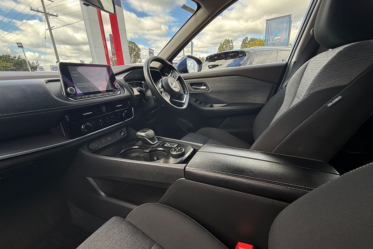 2024 Nissan X-TRAIL ST T33