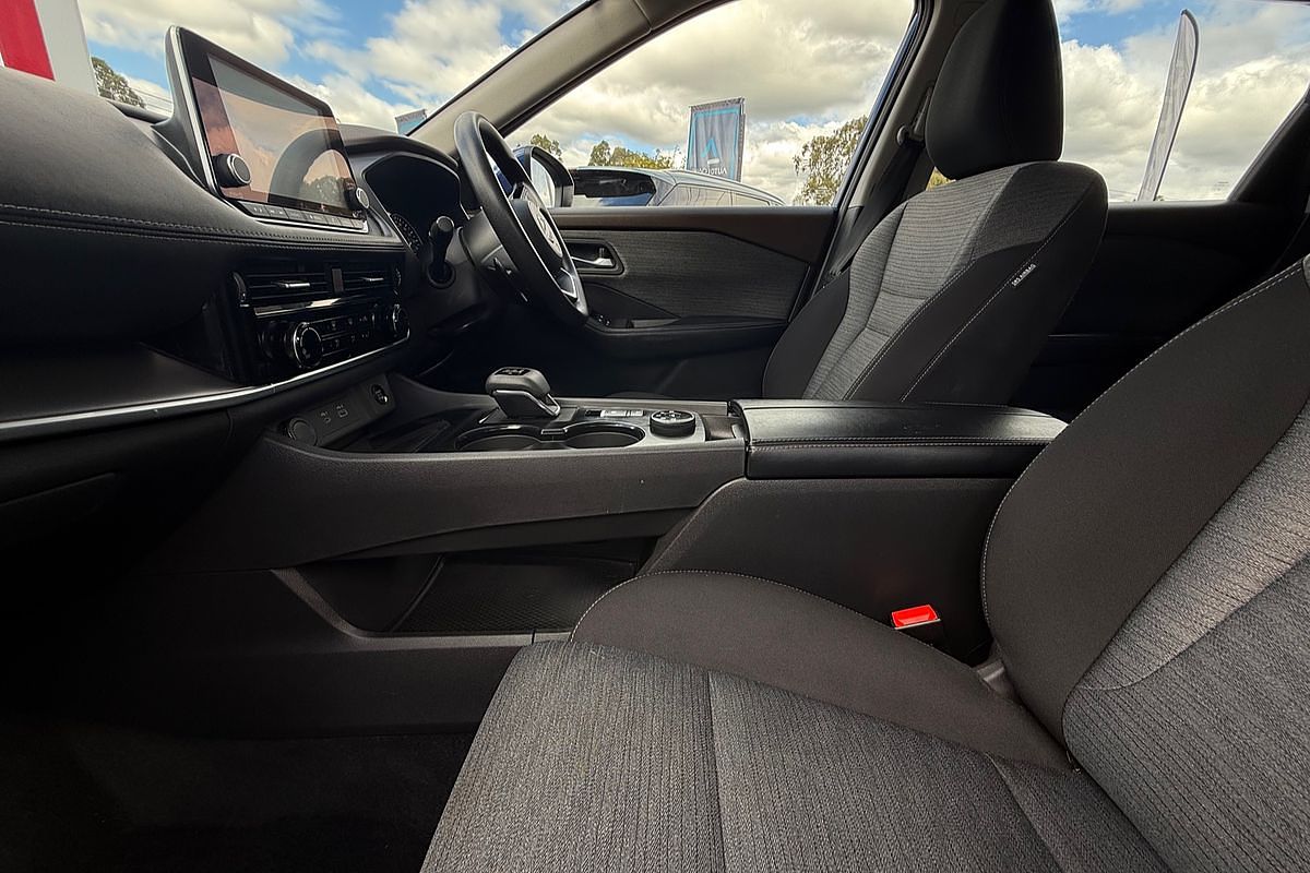 2024 Nissan X-TRAIL ST T33