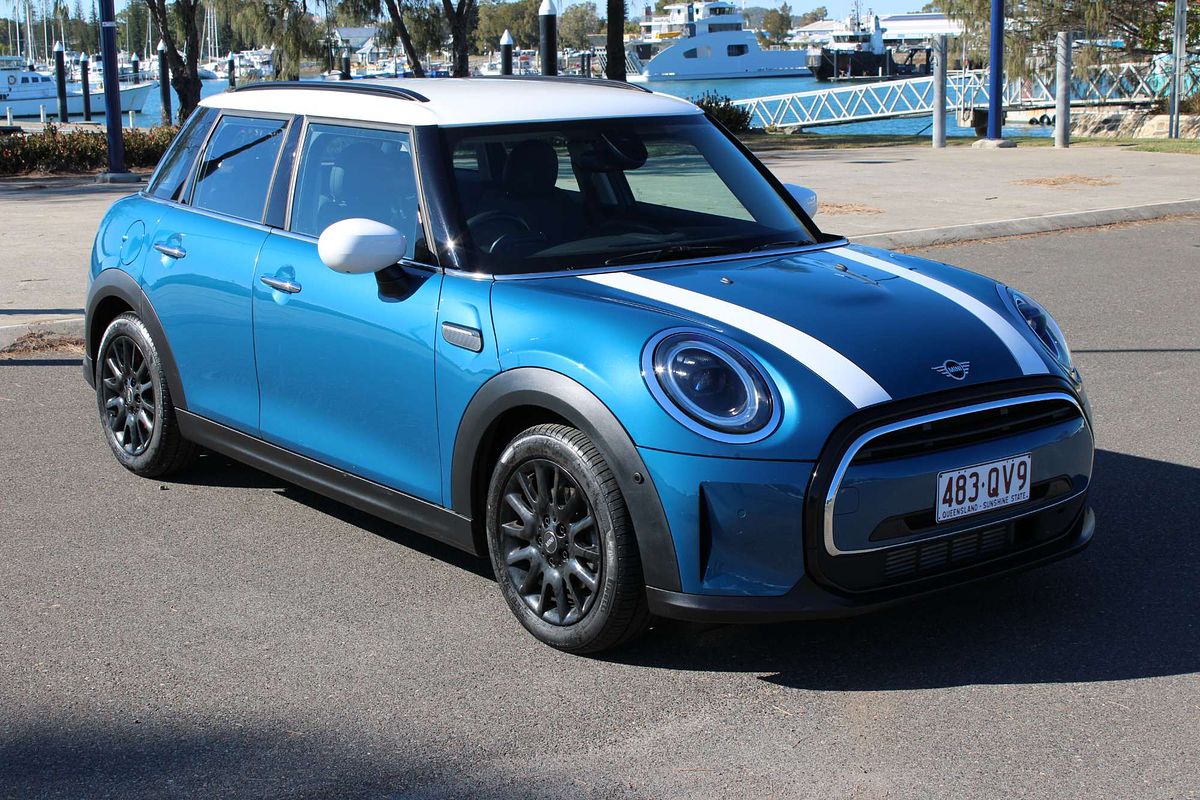 2022 MINI Hatch Cooper Classic F55 LCI-2