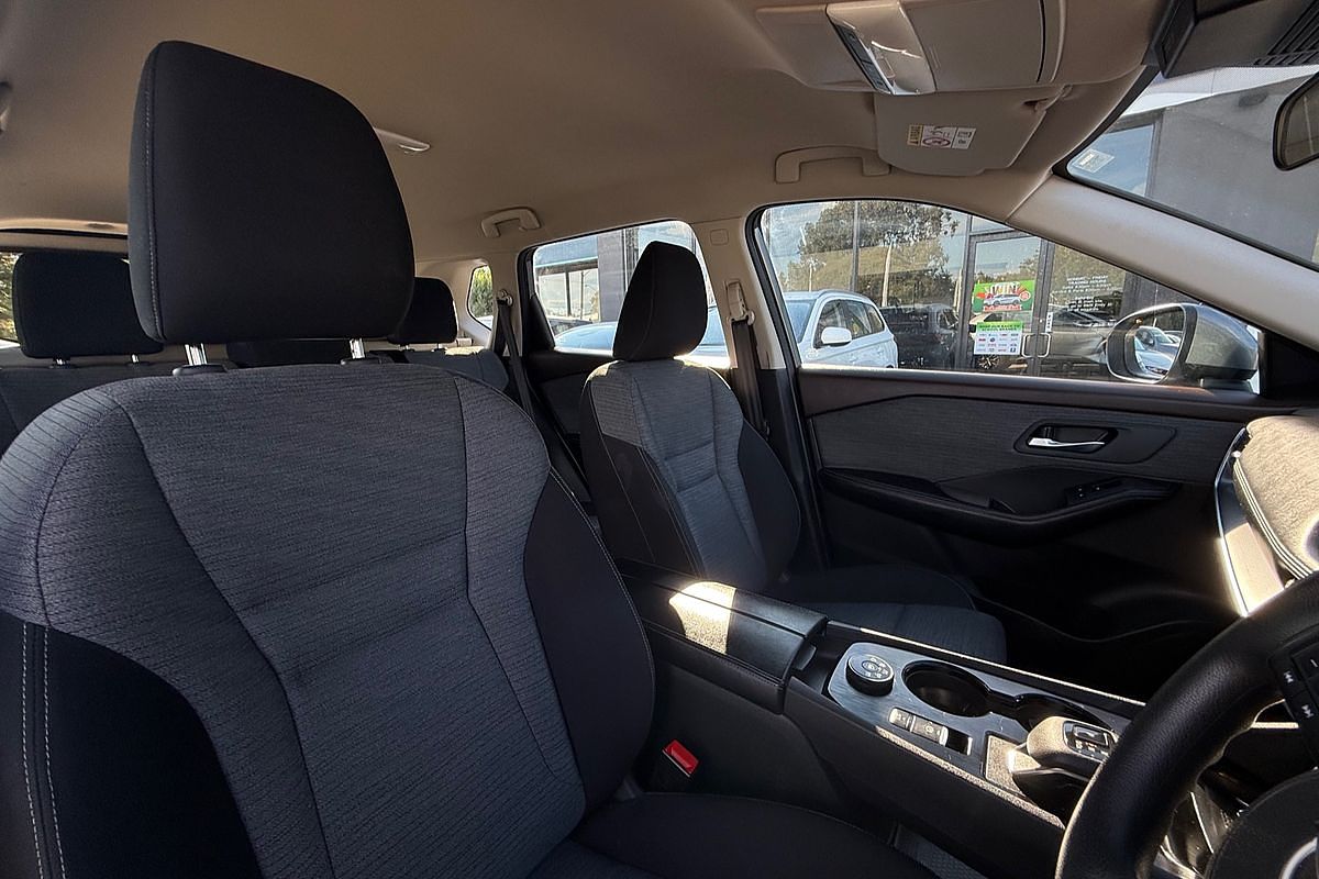 2024 Nissan X-TRAIL ST T33