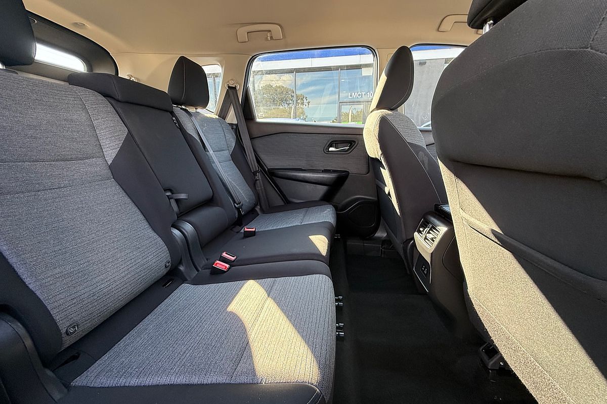 2024 Nissan X-TRAIL ST T33