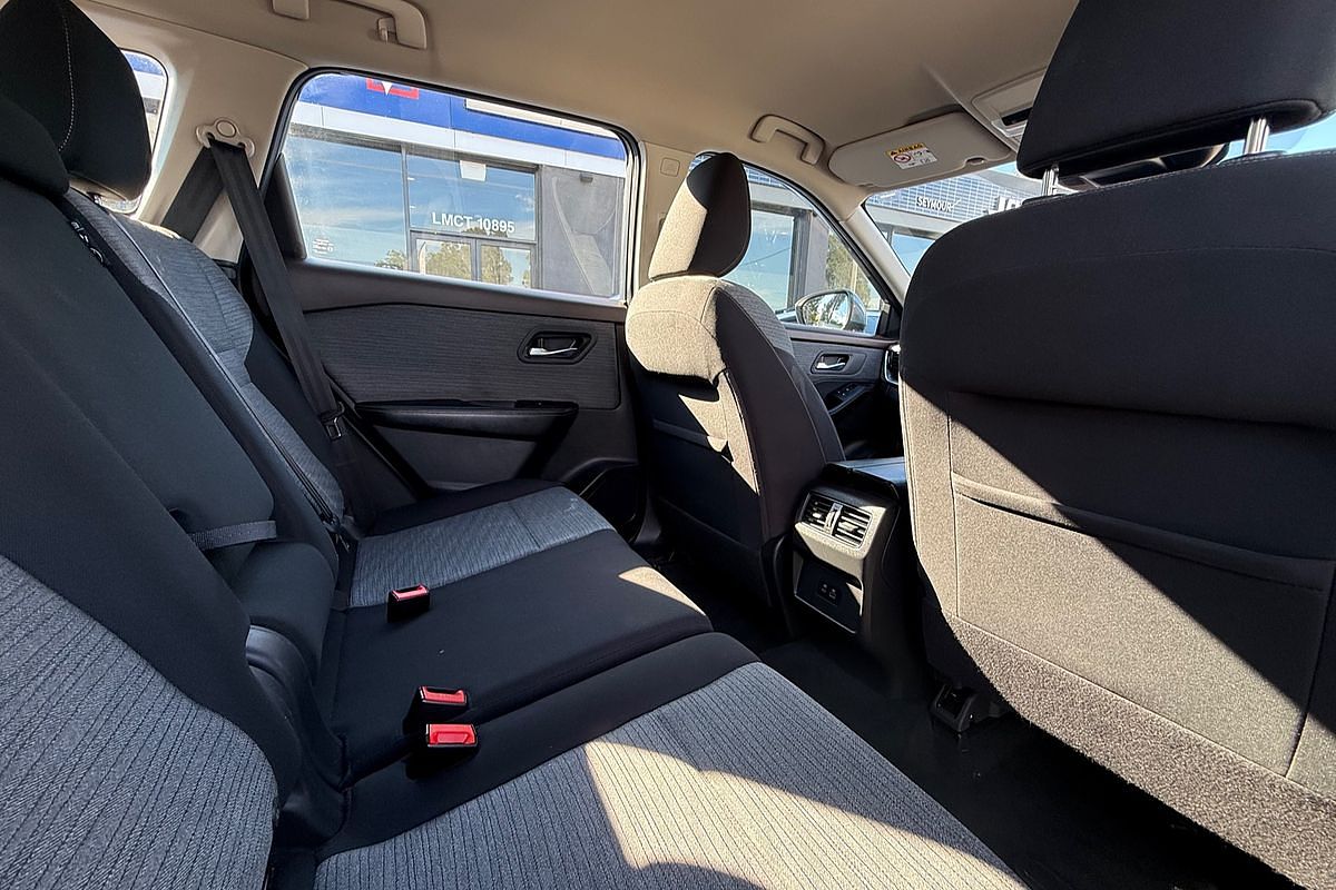 2024 Nissan X-TRAIL ST T33