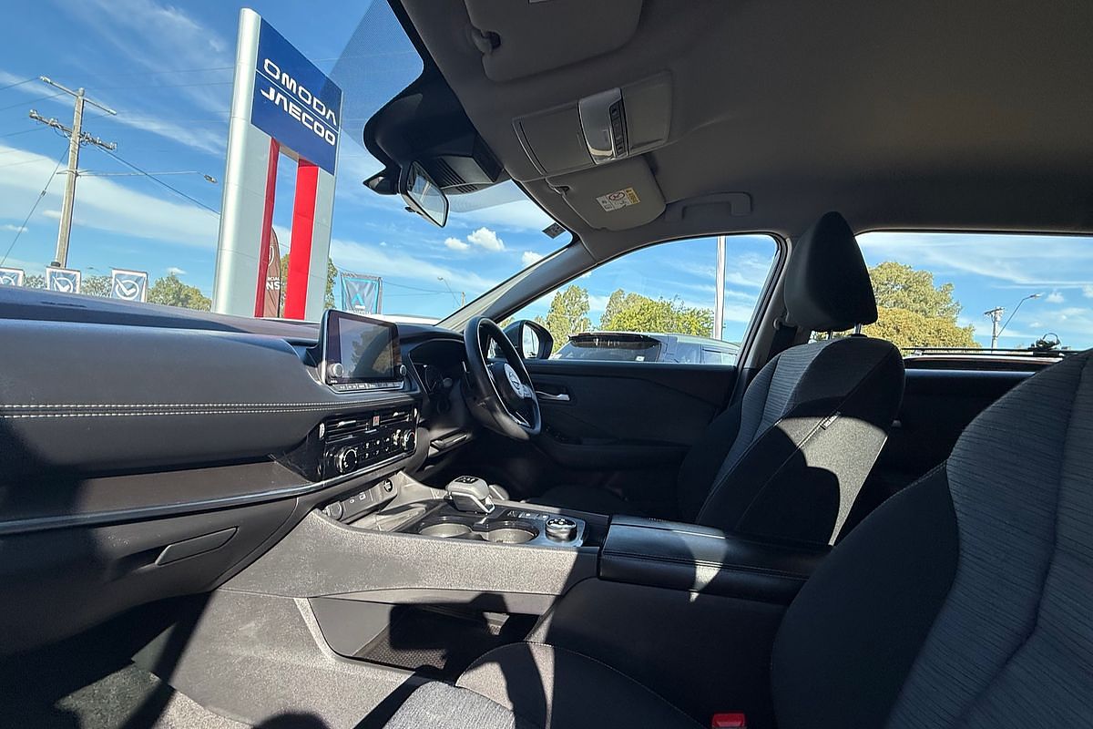 2024 Nissan X-TRAIL ST T33