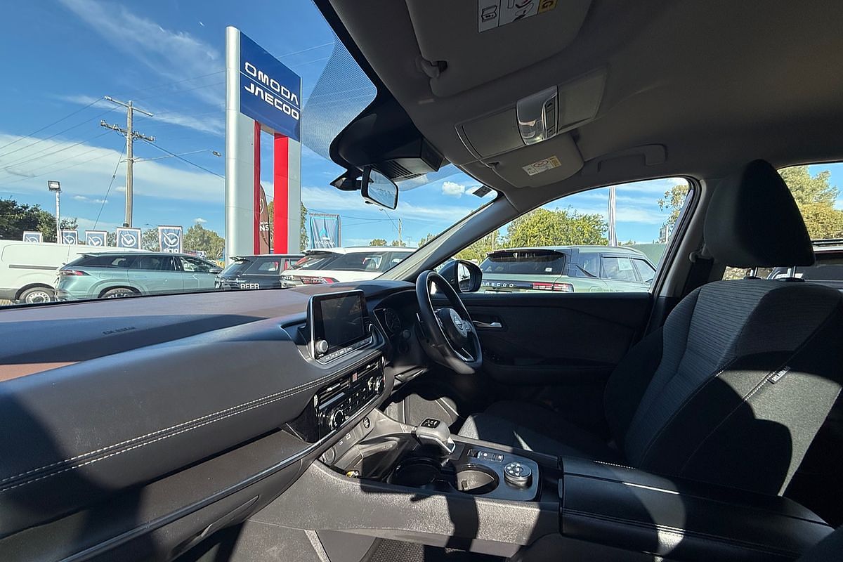 2024 Nissan X-TRAIL ST T33