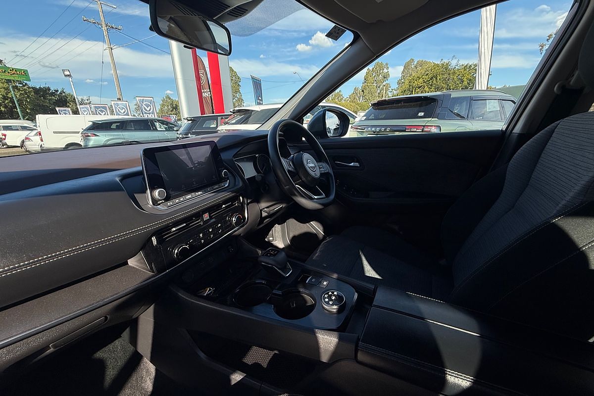 2024 Nissan X-TRAIL ST T33