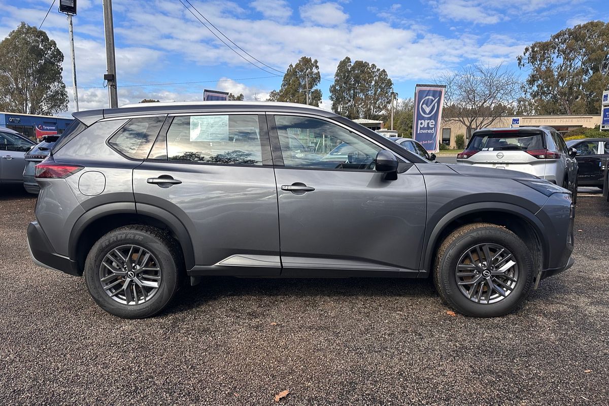 2024 Nissan X-TRAIL ST T33