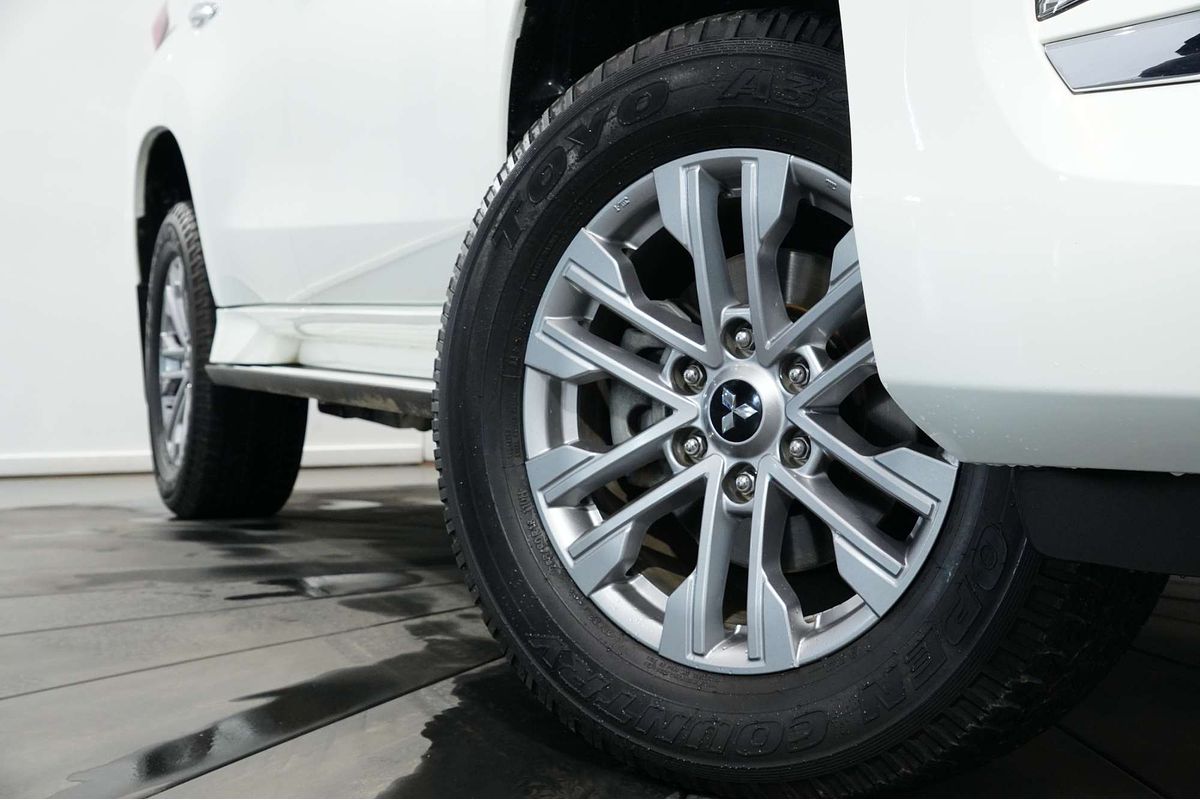 2022 Mitsubishi Pajero Sport GLX QF