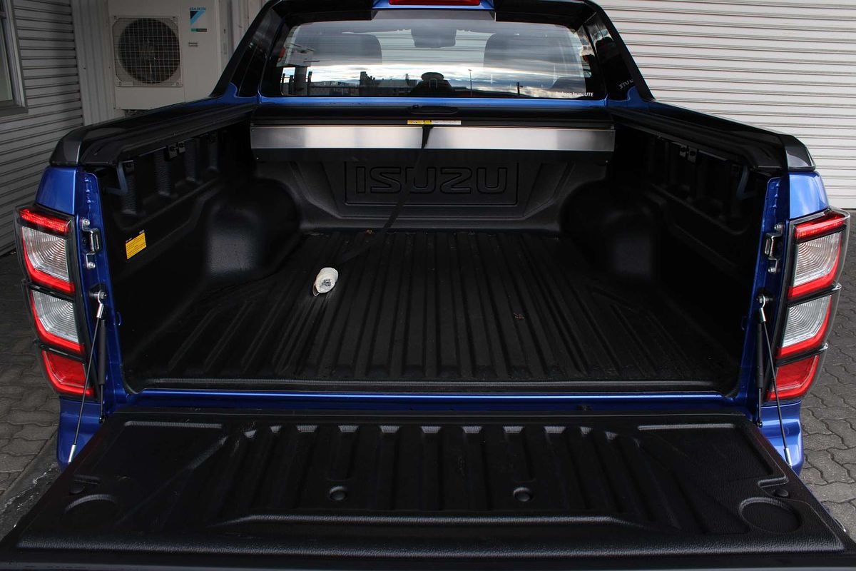 2025 Isuzu D-MAX X-TERRAIN 4X4