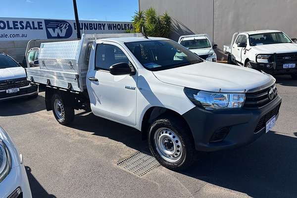2020 Toyota Hilux WORKMATE HI-RIDER GUN135R FACELIFT 4x2