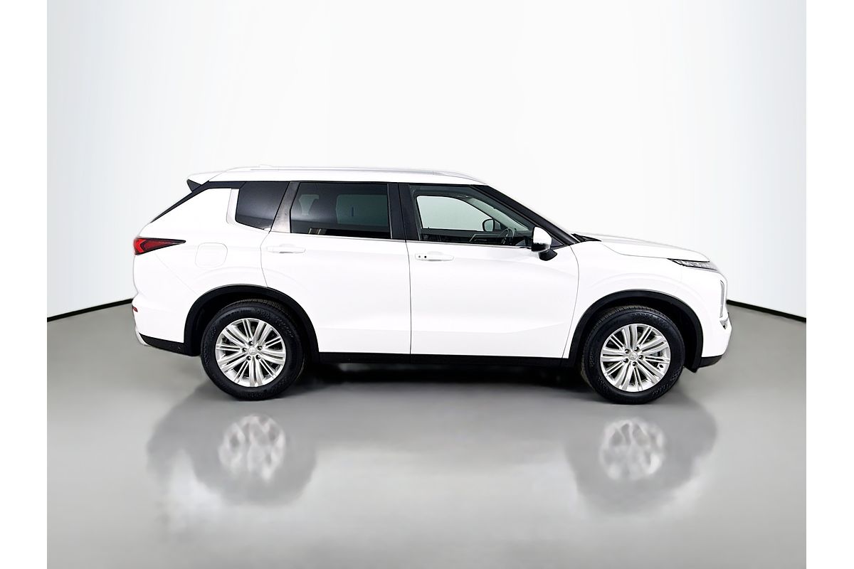 2022 Mitsubishi Outlander LS ZM