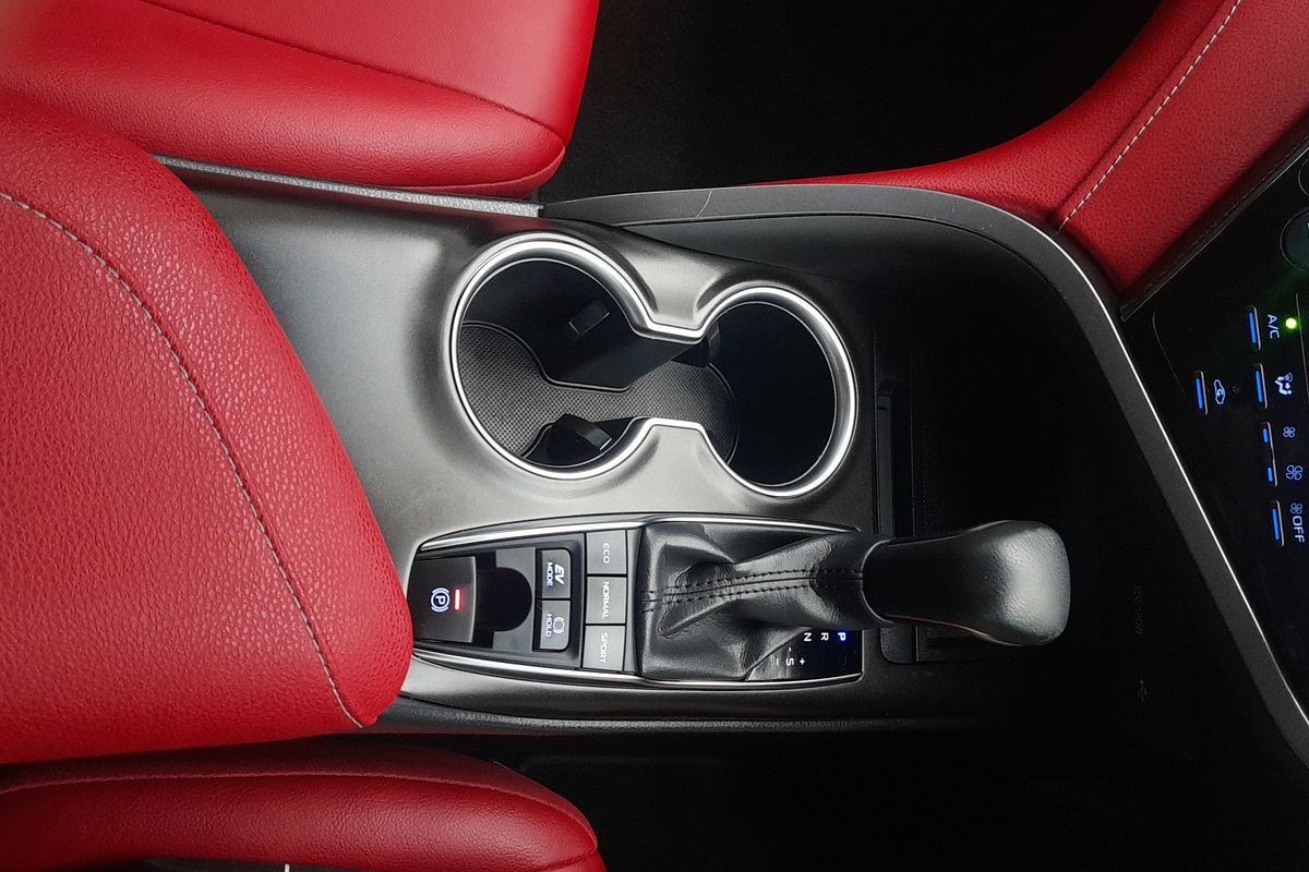 2024 Toyota Camry SX AXVH70R