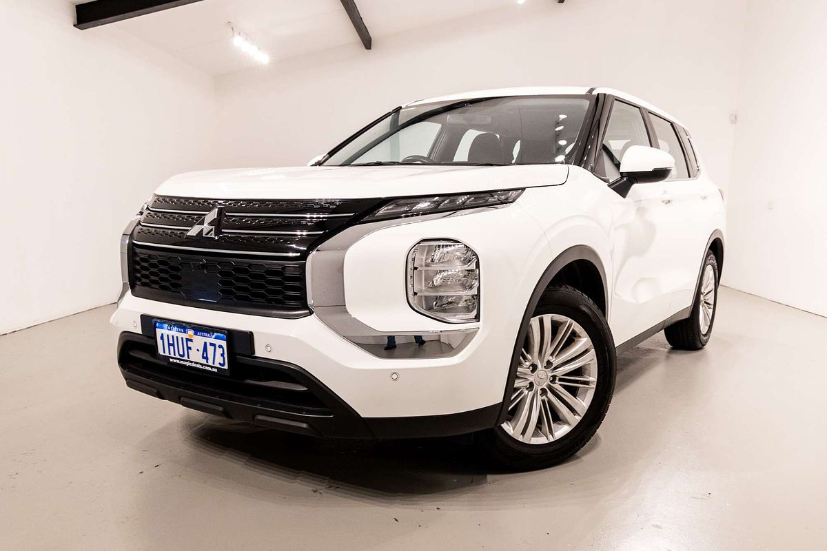 2023 Mitsubishi Outlander ES ZM