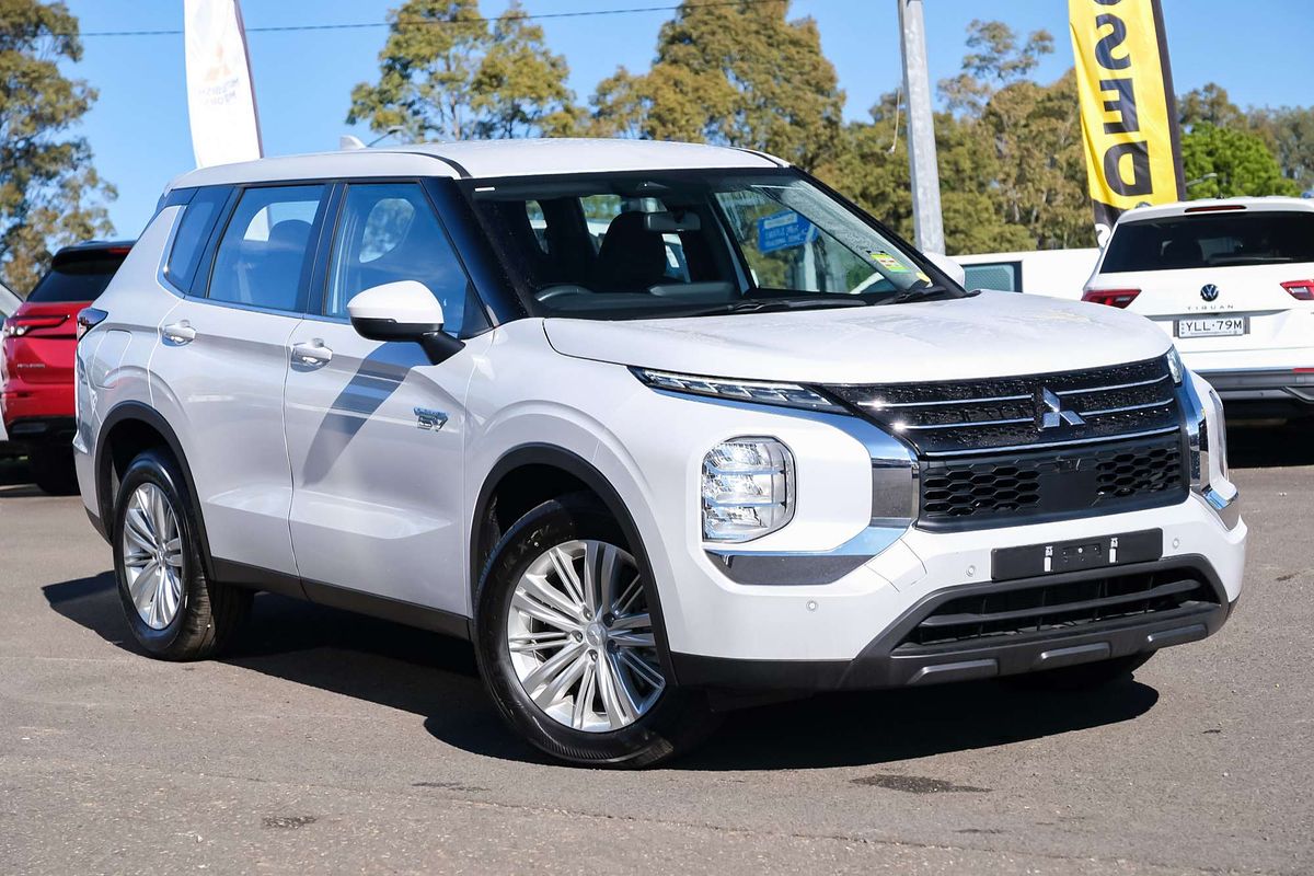 2025 Mitsubishi Outlander PHEV ES ZM