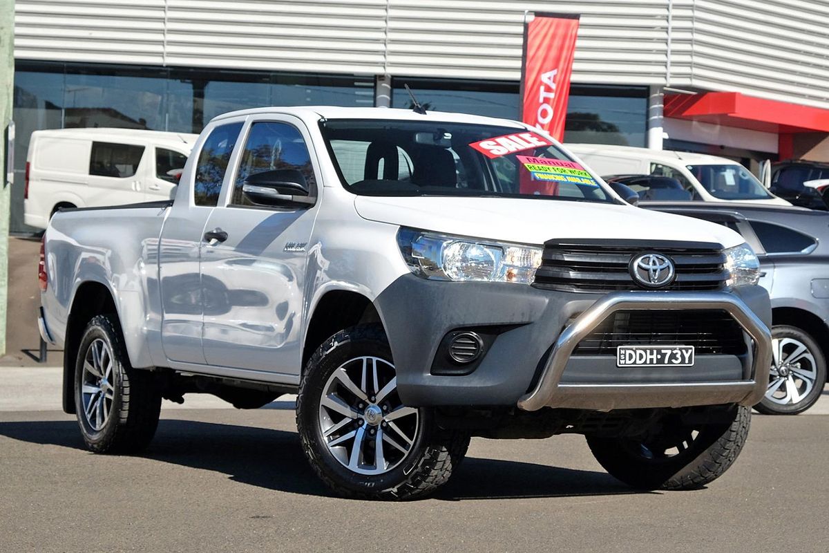 2015 Toyota Hilux Workmate GUN125R 4X4