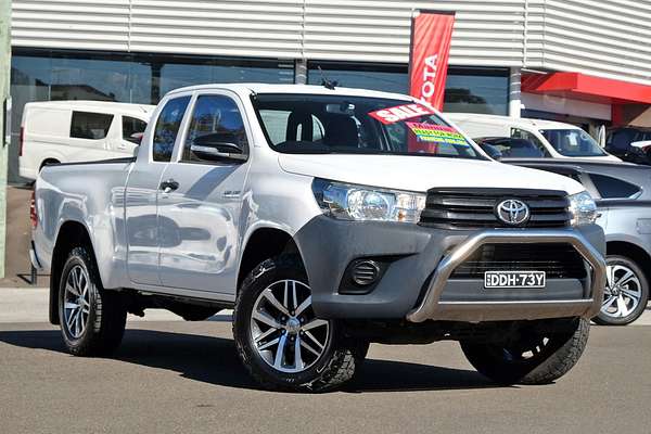 2015 Toyota Hilux Workmate GUN125R 4X4