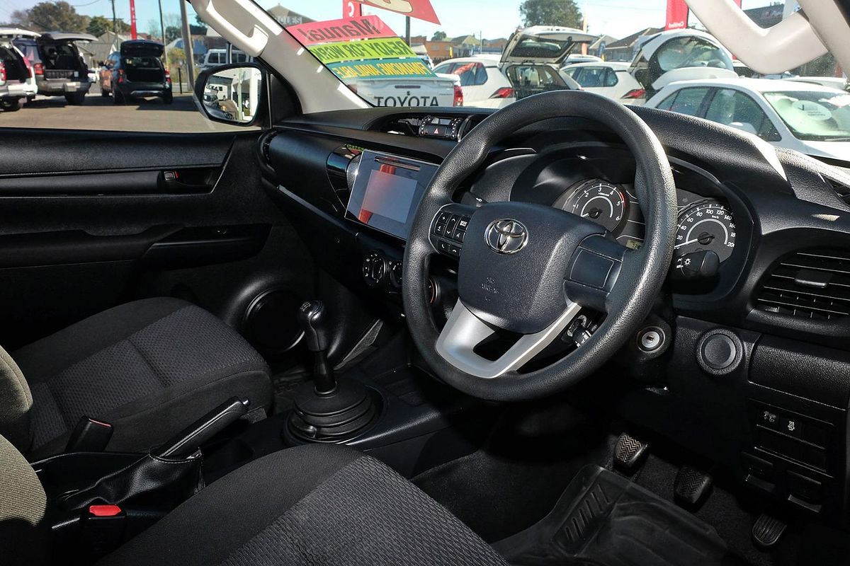 2015 Toyota Hilux Workmate GUN125R 4X4