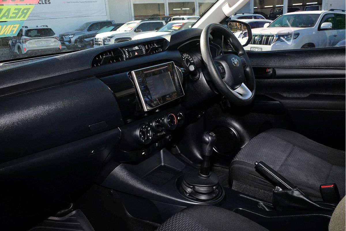 2015 Toyota Hilux Workmate GUN125R 4X4