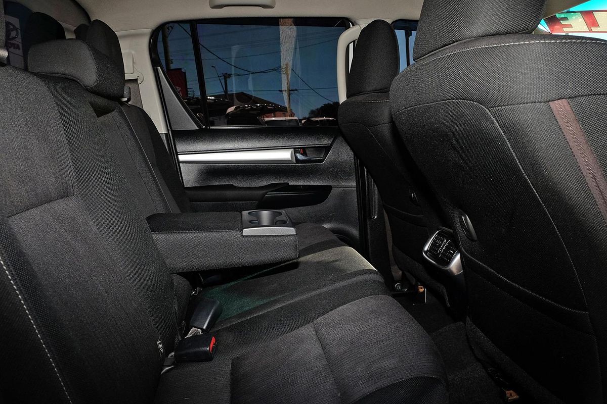 2019 Toyota Hilux SR5 GUN126R 4X4
