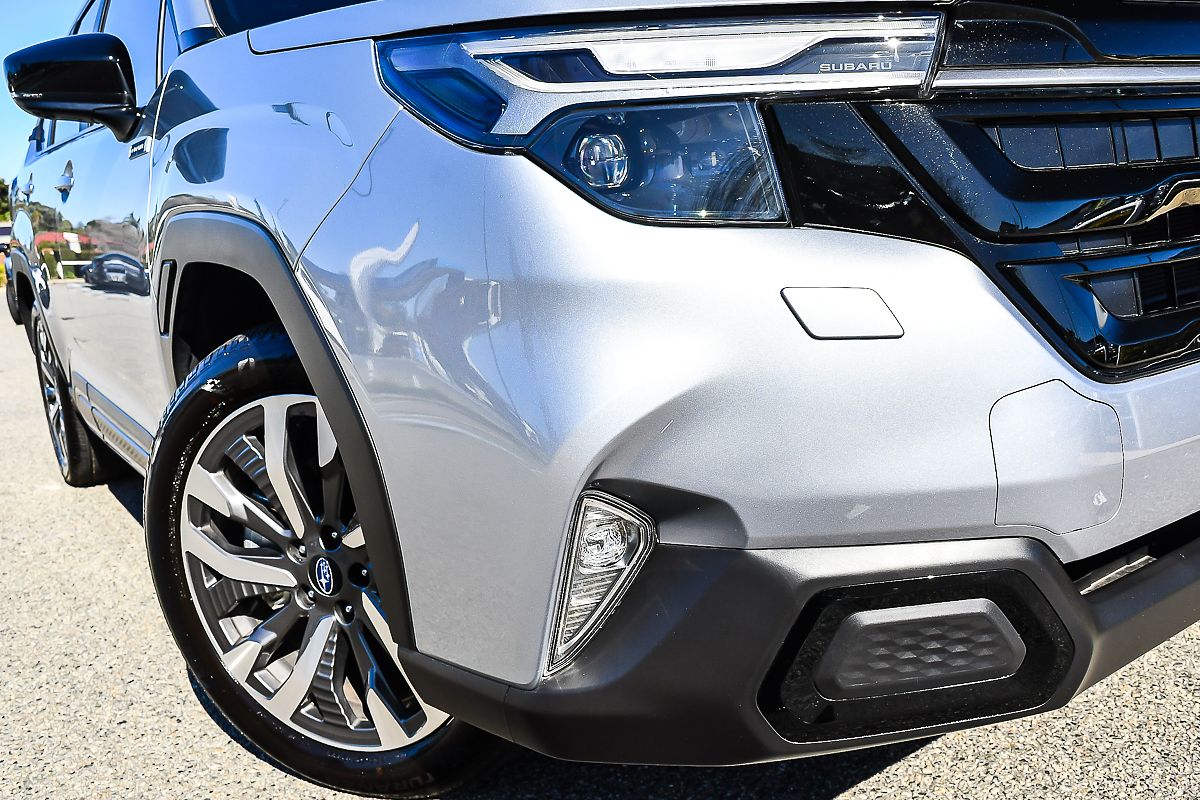 2025 Subaru Forester Hybrid Touring S6