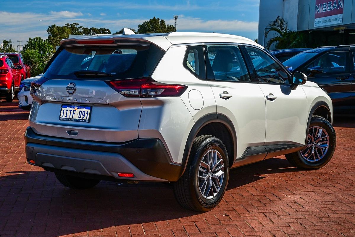 2025 Nissan X-TRAIL ST T33
