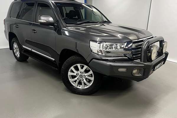 2019 Toyota Landcruiser Sahara VDJ200R