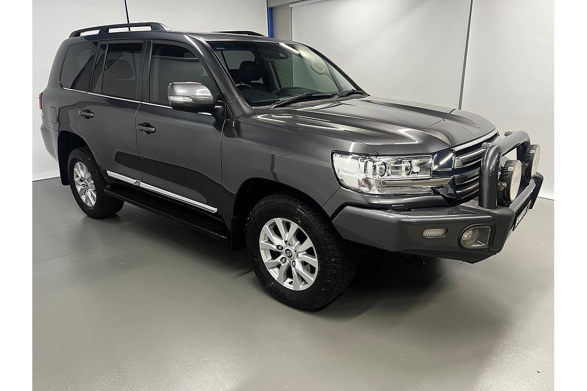 2019 Toyota Landcruiser Sahara VDJ200R