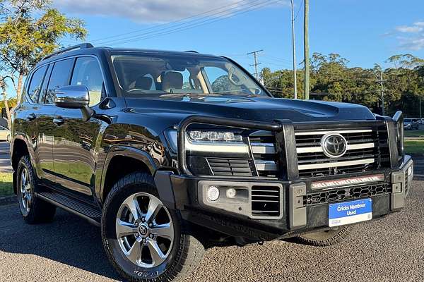2022 Toyota Landcruiser Sahara FJA300R