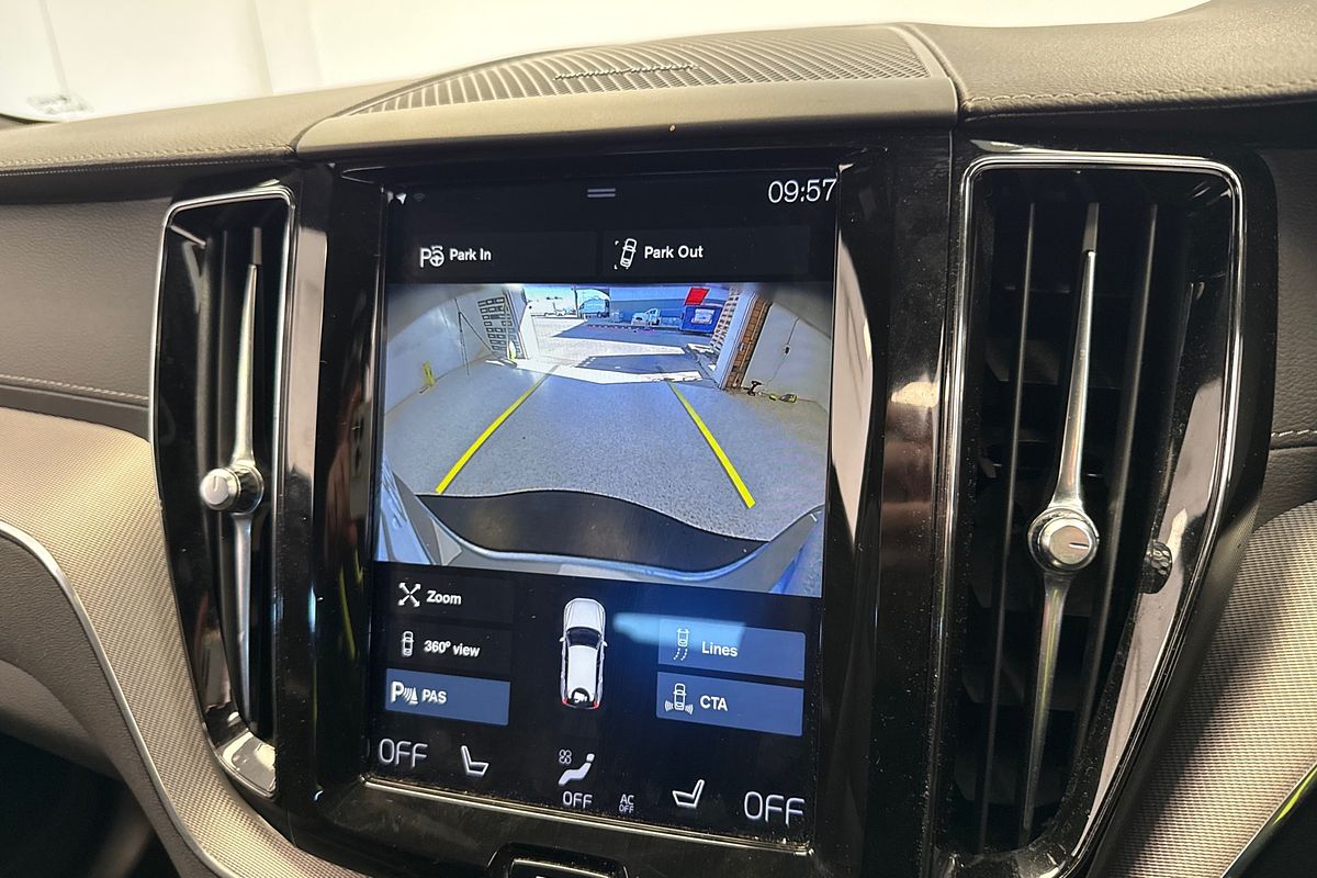 2020 Volvo XC60 T6 R-Design