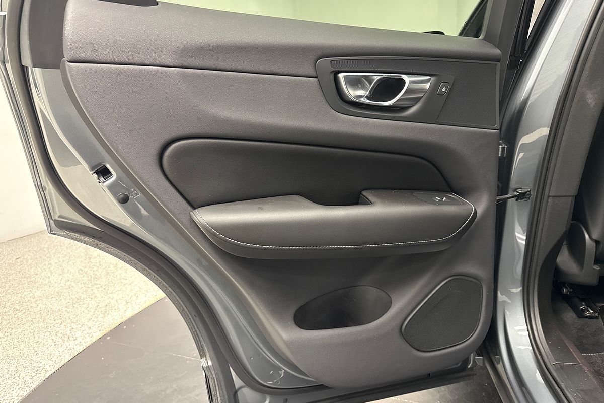 2020 Volvo XC60 T6 R-Design