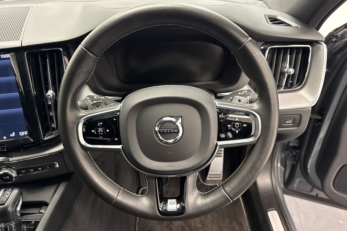 2020 Volvo XC60 T6 R-Design