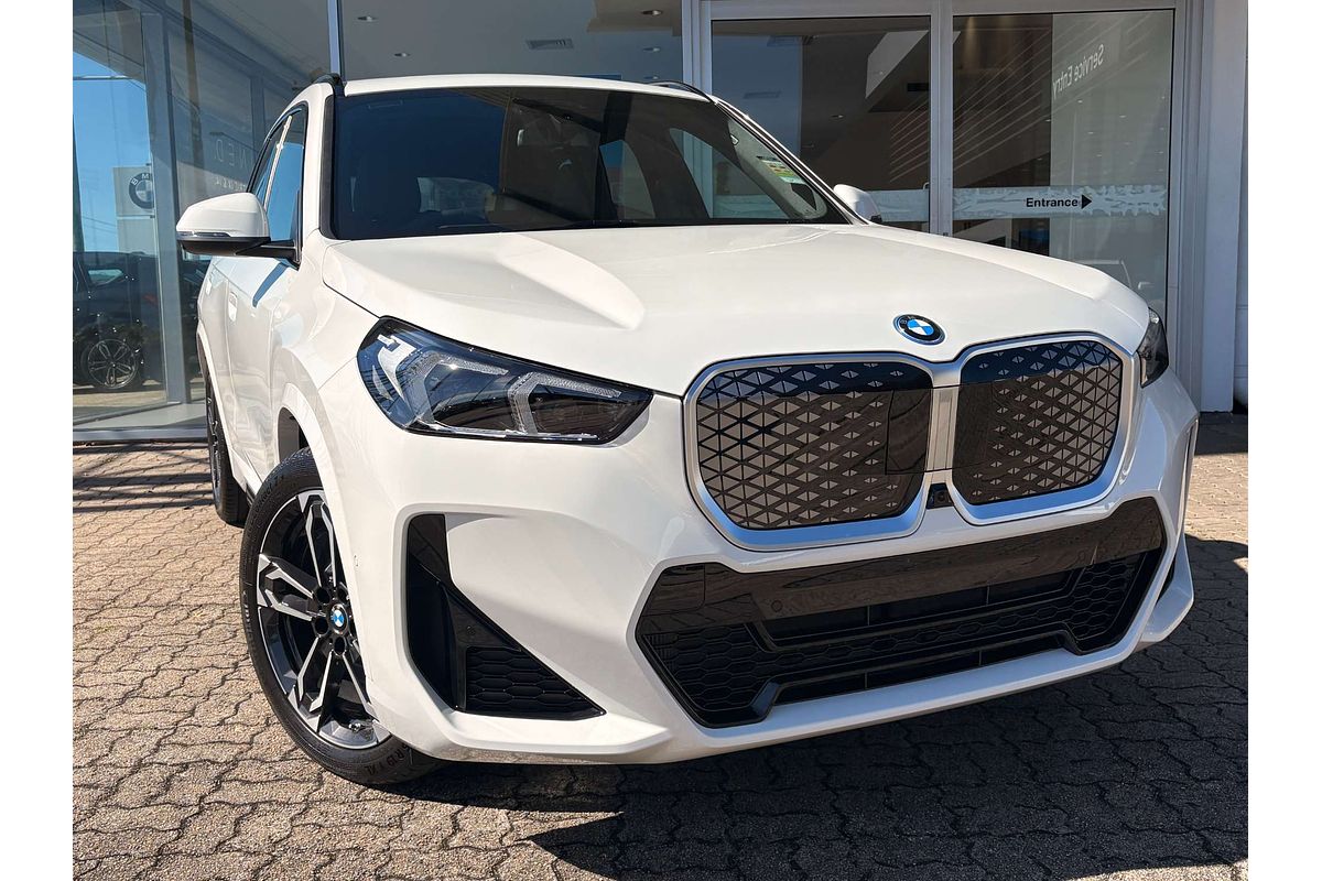2026 BMW iX1 xDrive30 M Sport U11