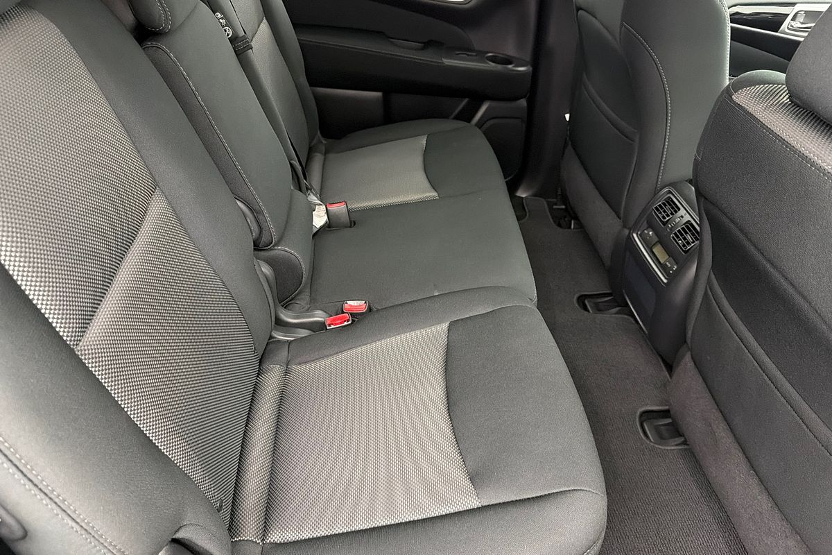 2017 Nissan Pathfinder ST R52 Series II
