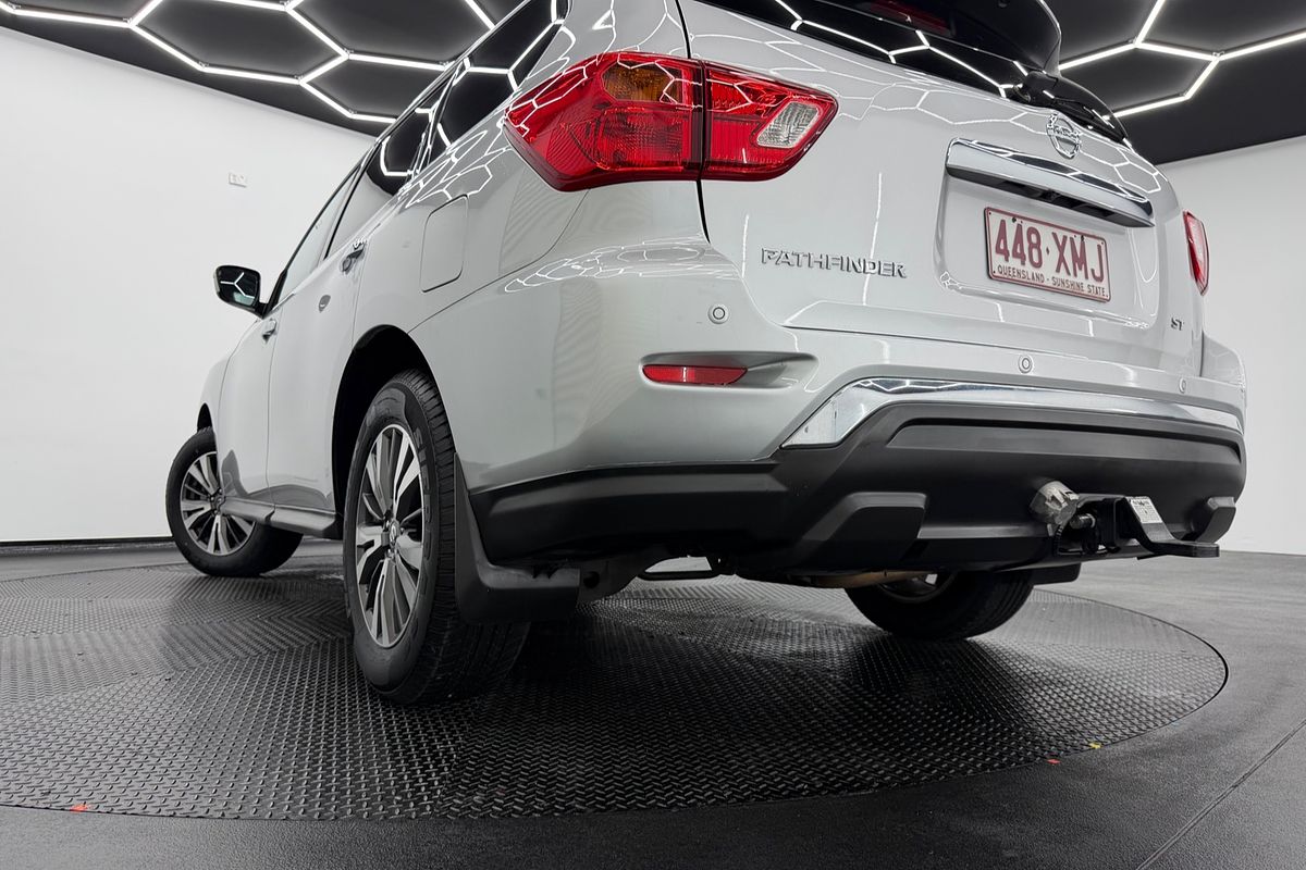 2017 Nissan Pathfinder ST R52 Series II