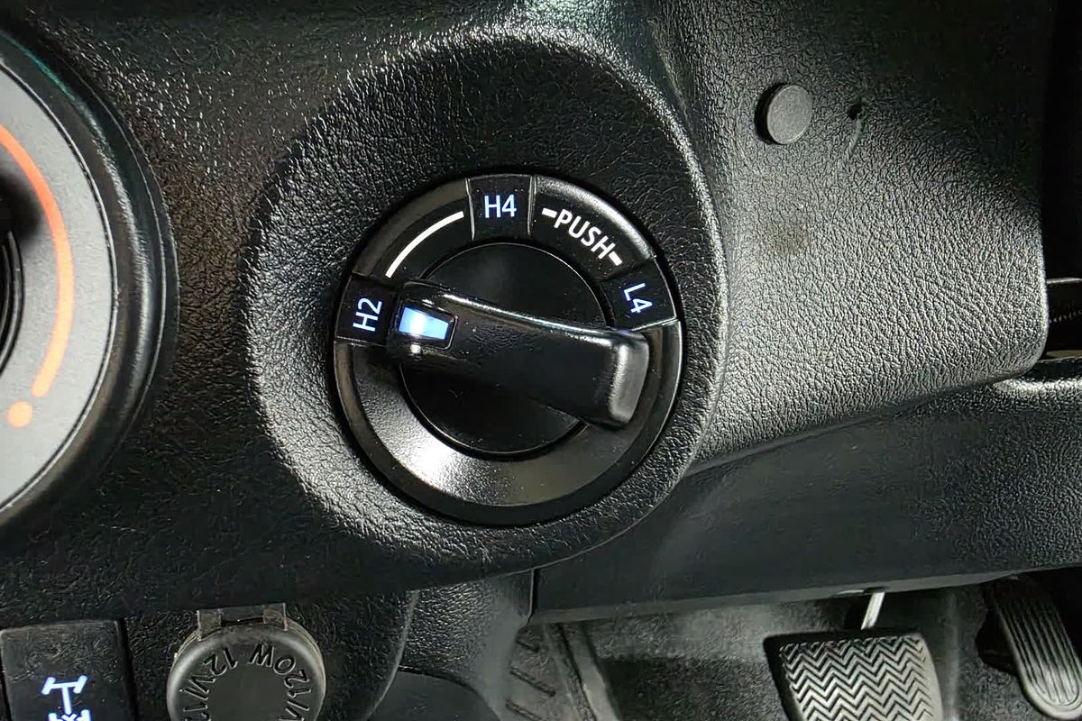 2019 Toyota Hilux SR GUN126R 4X4