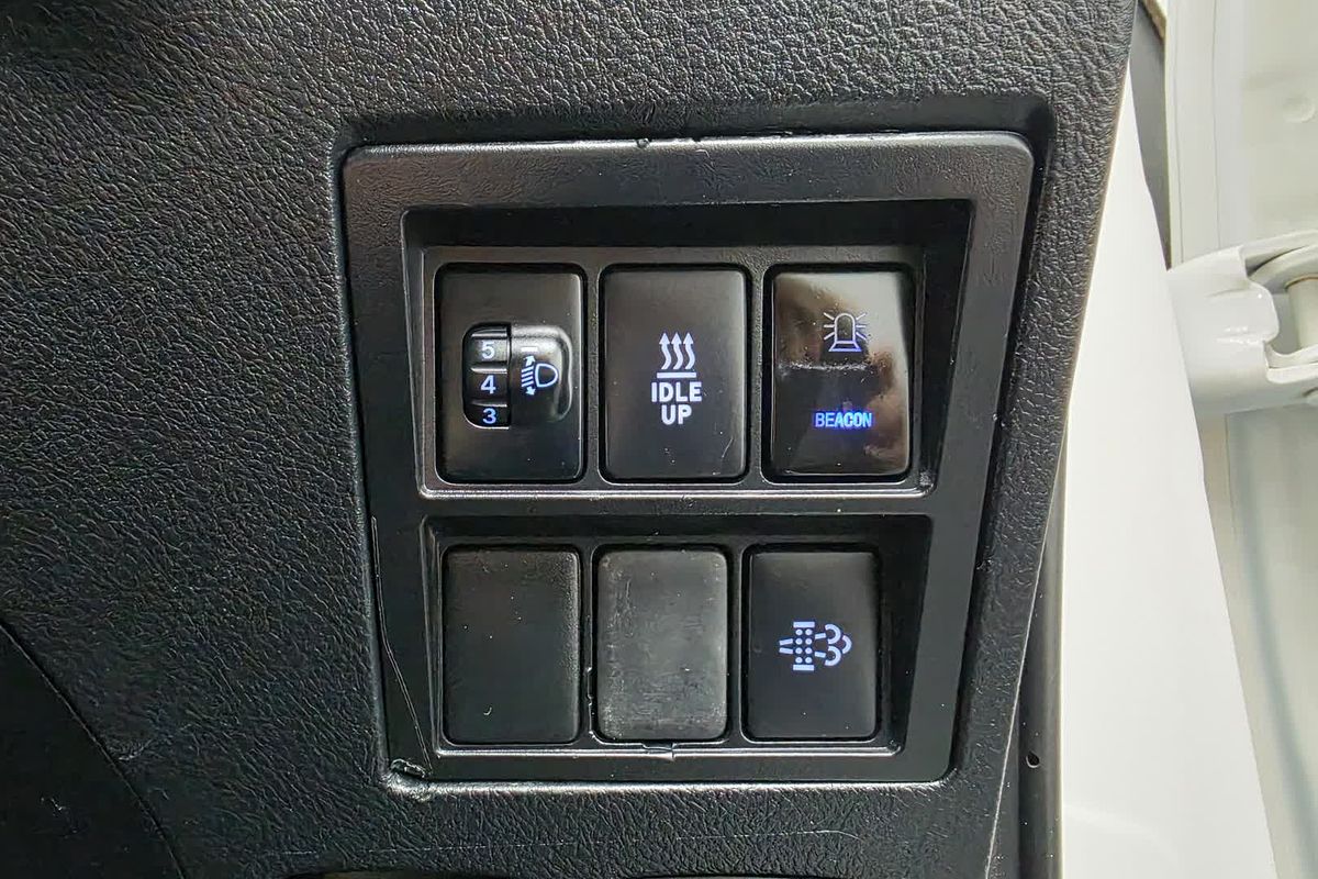 2019 Toyota Hilux SR GUN126R 4X4