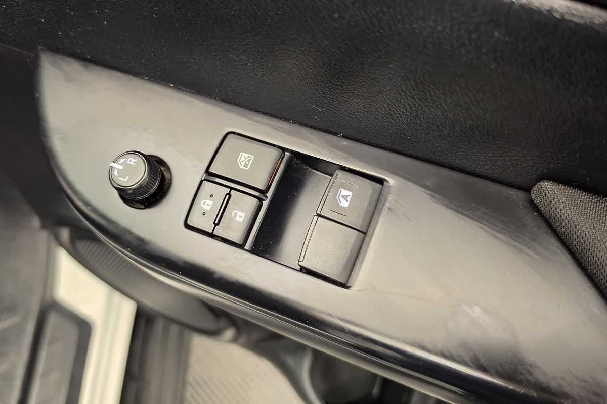2019 Toyota Hilux SR GUN126R 4X4