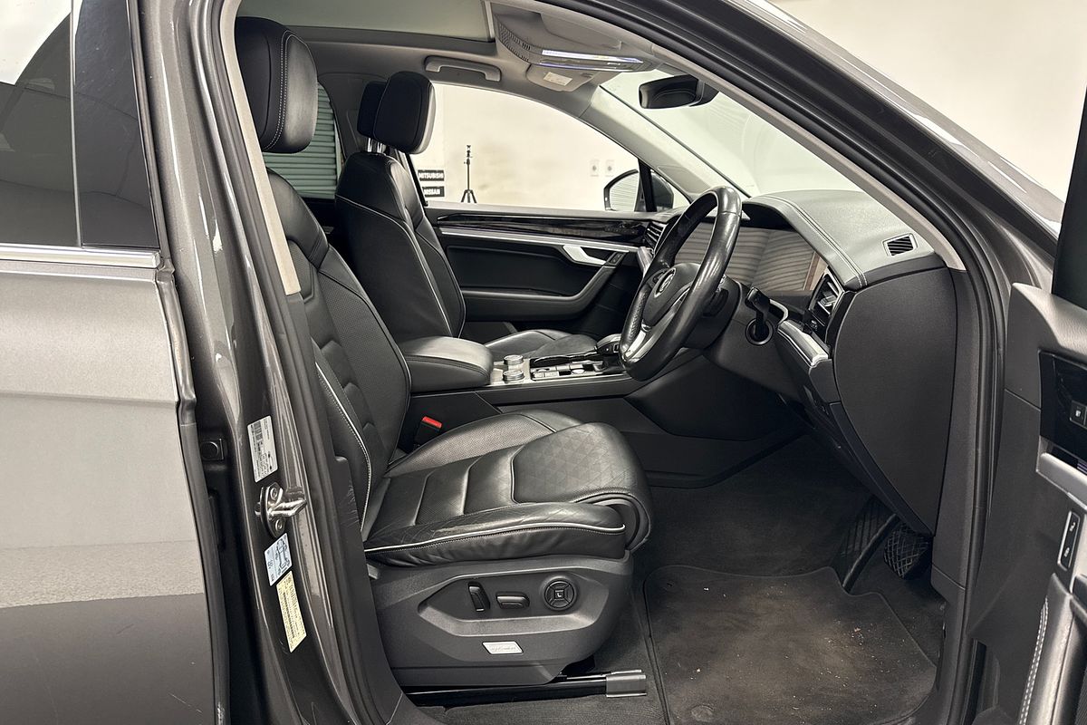 2019 Volkswagen Touareg 190TDI Launch Edition CR