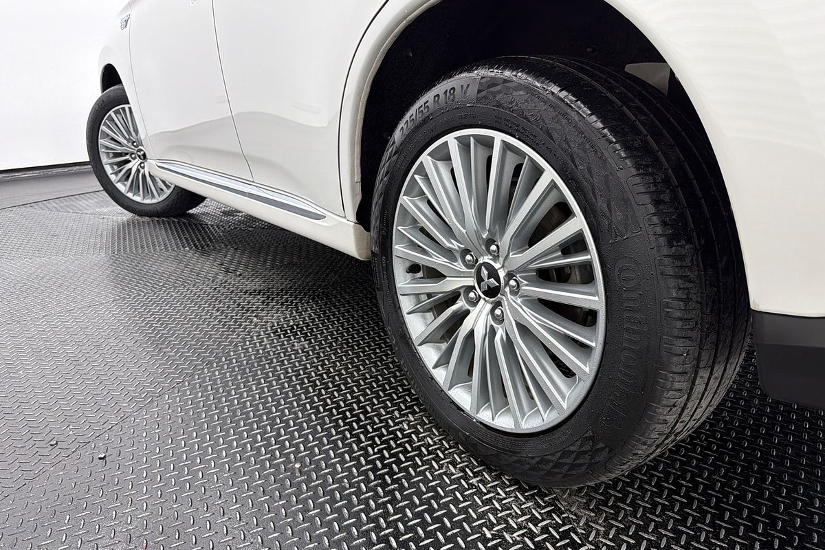 2018 Mitsubishi Outlander PHEV Exceed ZL
