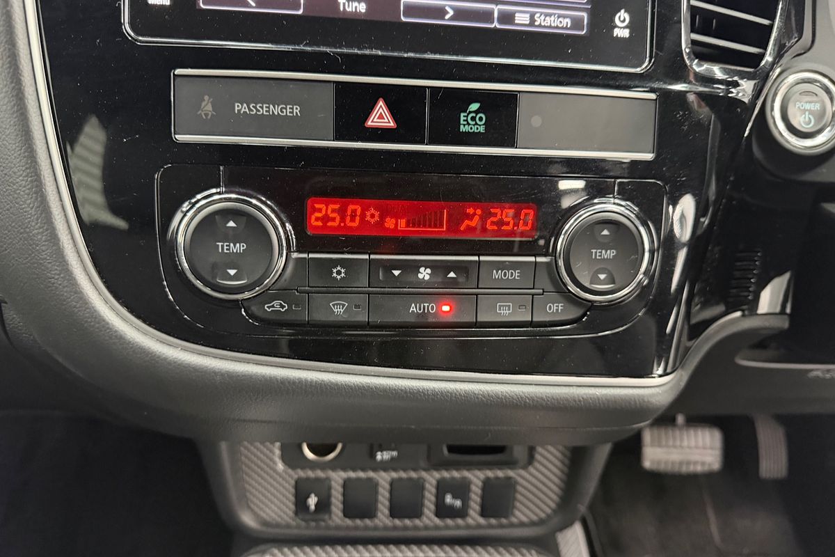 2018 Mitsubishi Outlander PHEV Exceed ZL