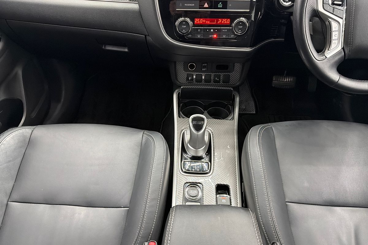 2018 Mitsubishi Outlander PHEV Exceed ZL
