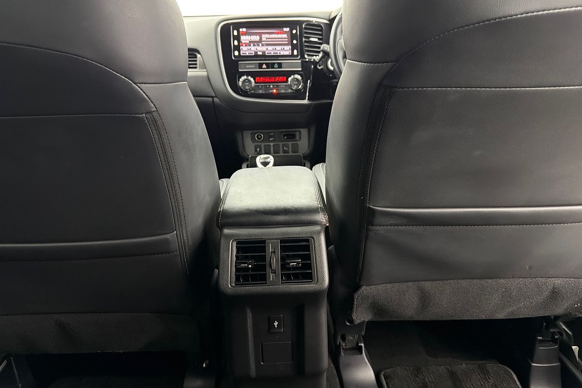 2018 Mitsubishi Outlander PHEV Exceed ZL