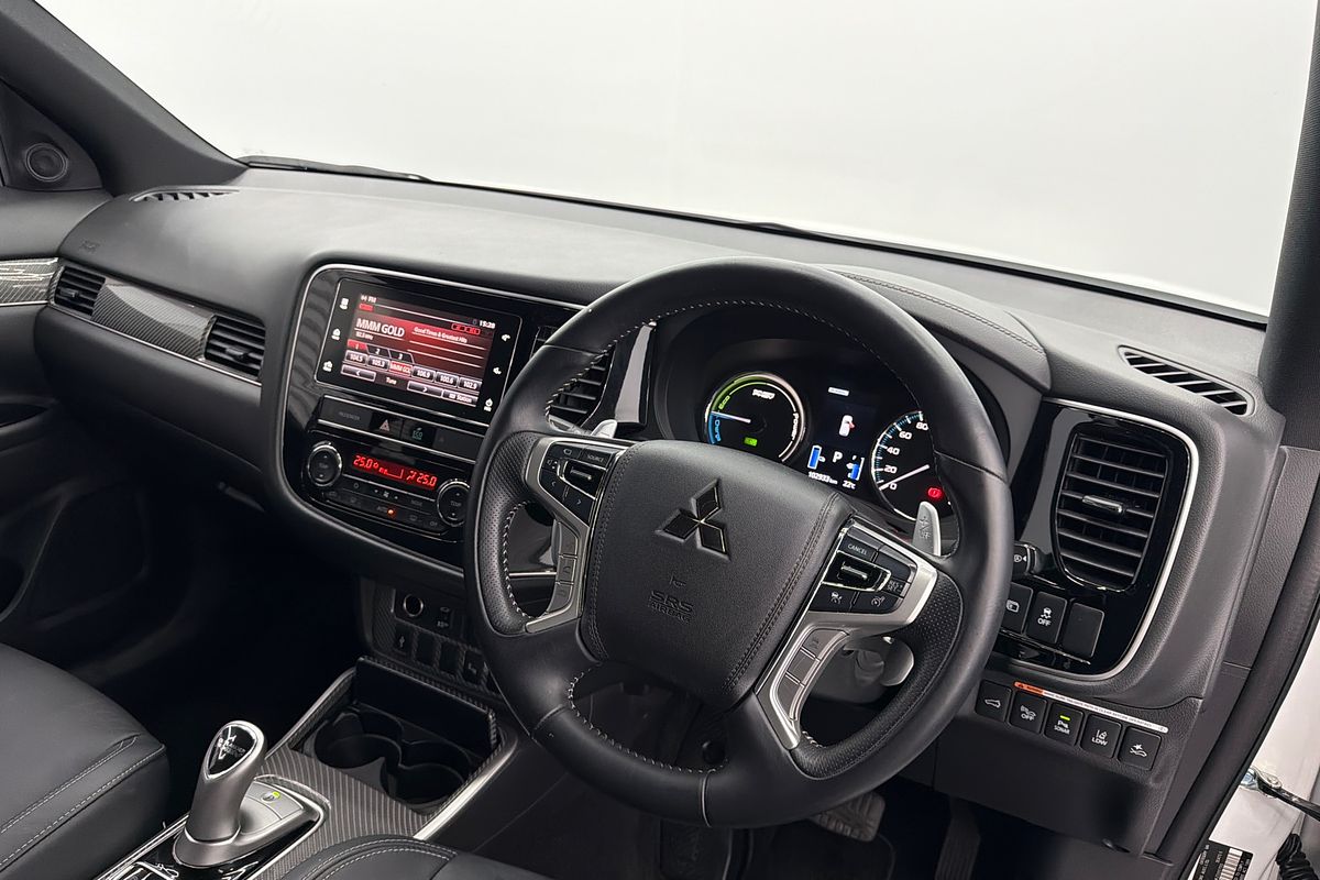 2018 Mitsubishi Outlander PHEV Exceed ZL