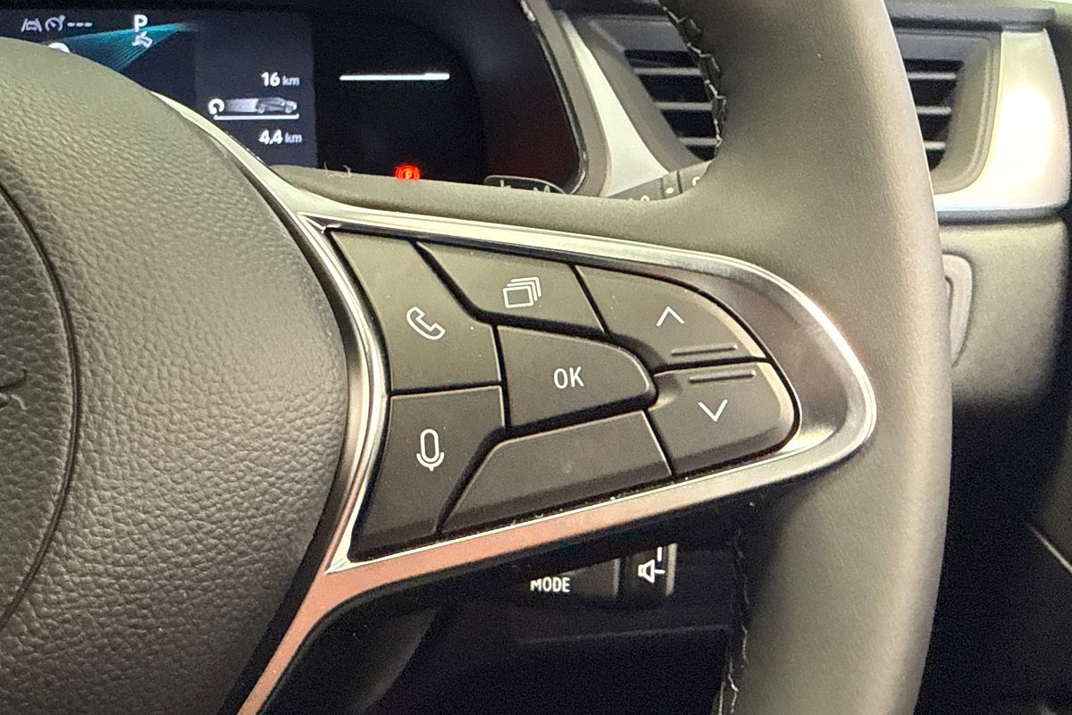 2025 Mitsubishi XE