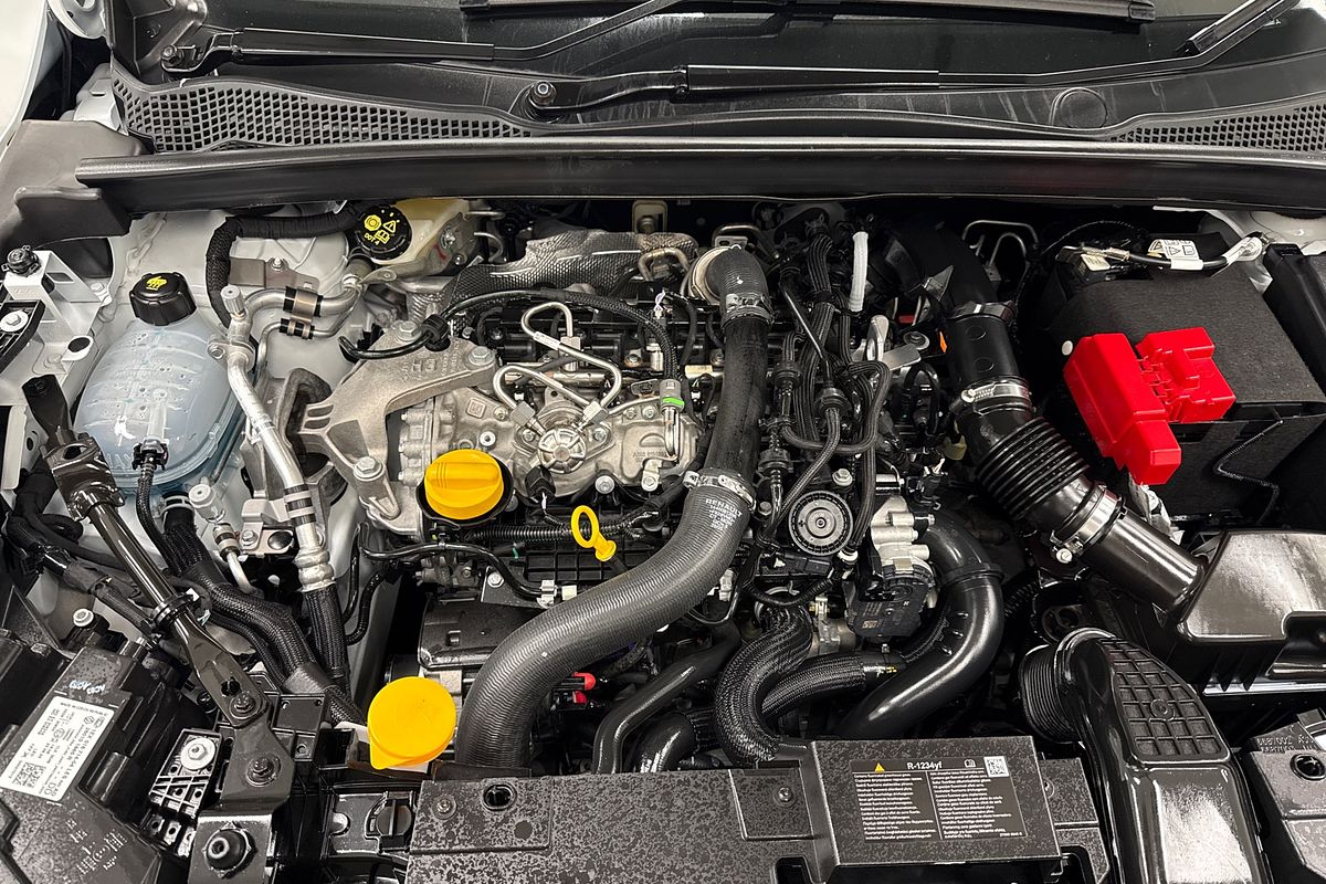 2025 Mitsubishi XE