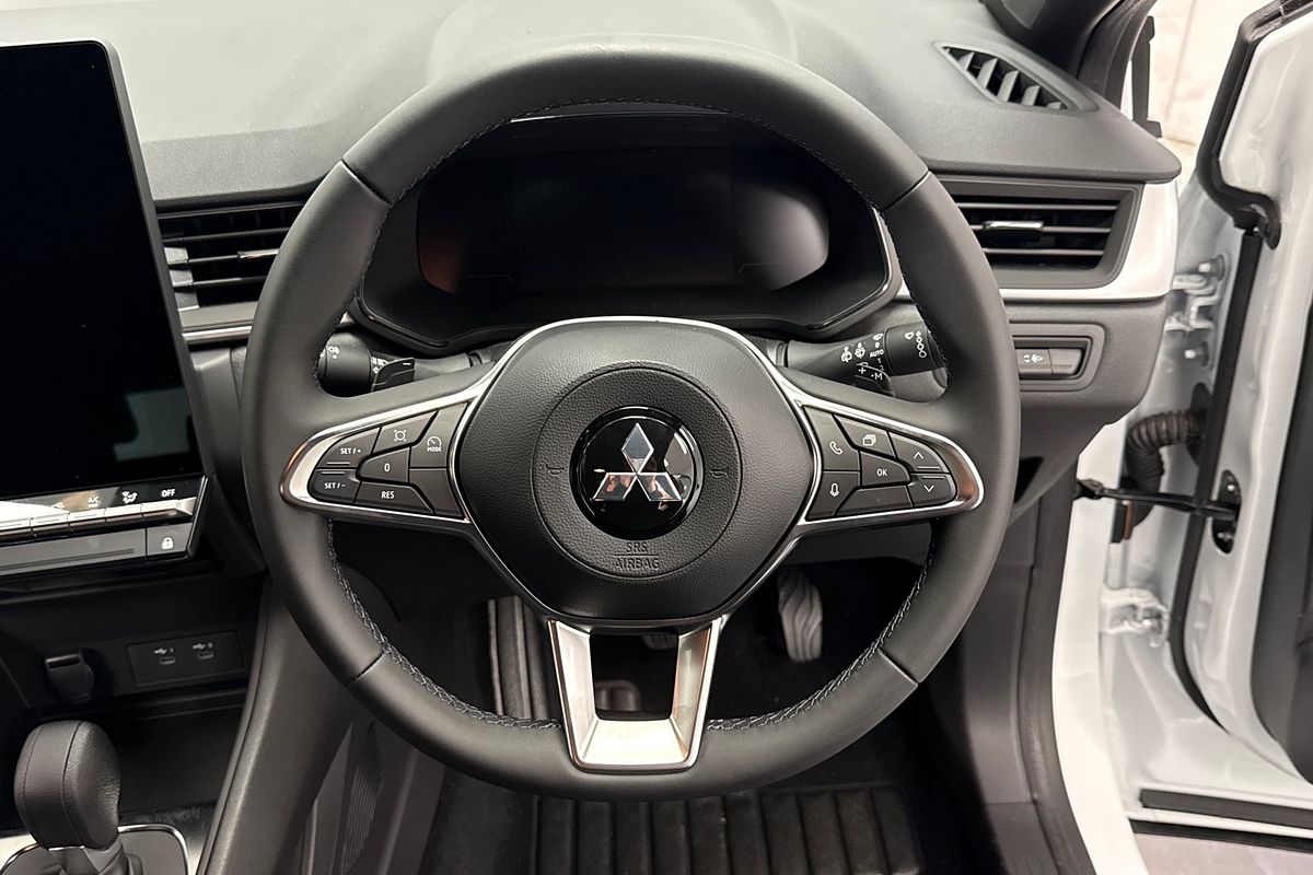 2025 Mitsubishi XE