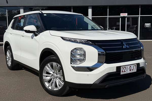 2026 Mitsubishi Outlander ES ZM